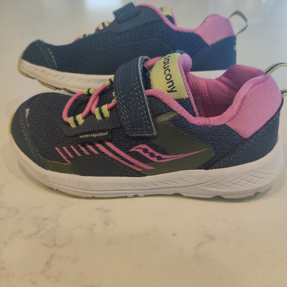 Saucony Kids sneakers size 9w